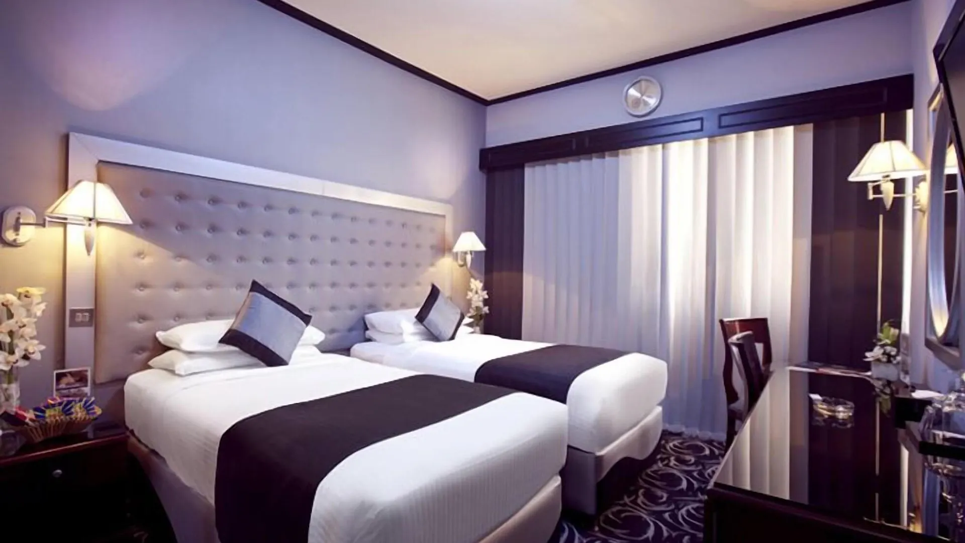 דובאי Broadway Hotel